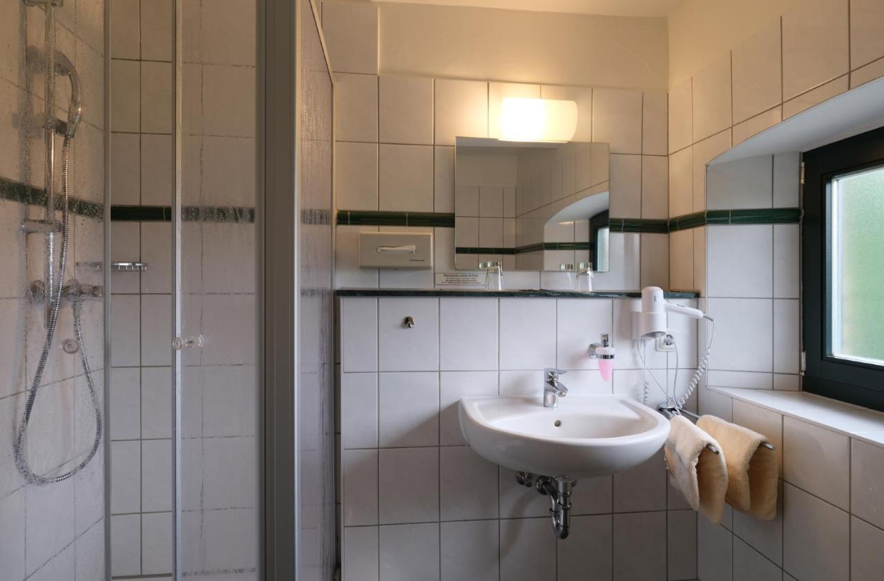 Gutshaus Redewisch Hotel & Restaurant ボルテンハーゲン エクステリア 写真