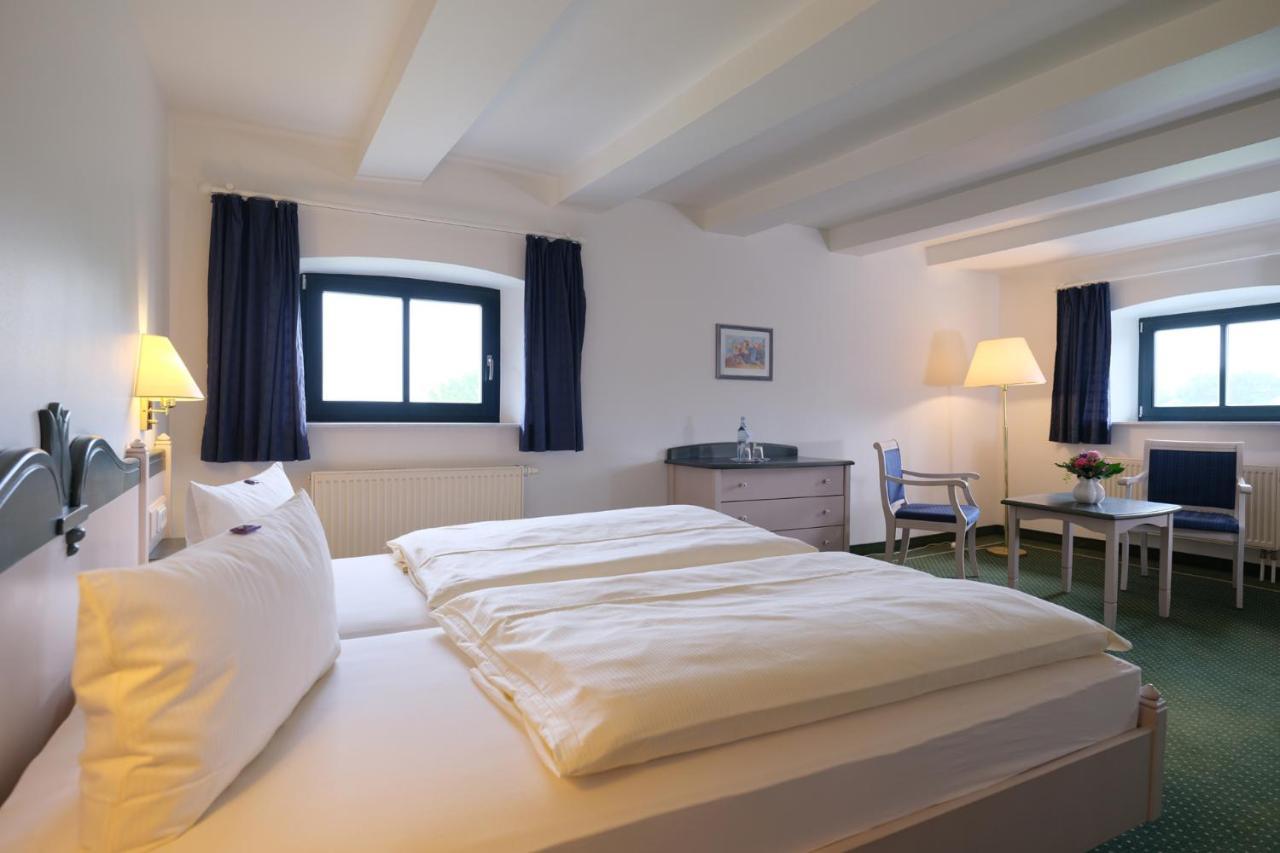 Gutshaus Redewisch Hotel & Restaurant ボルテンハーゲン エクステリア 写真
