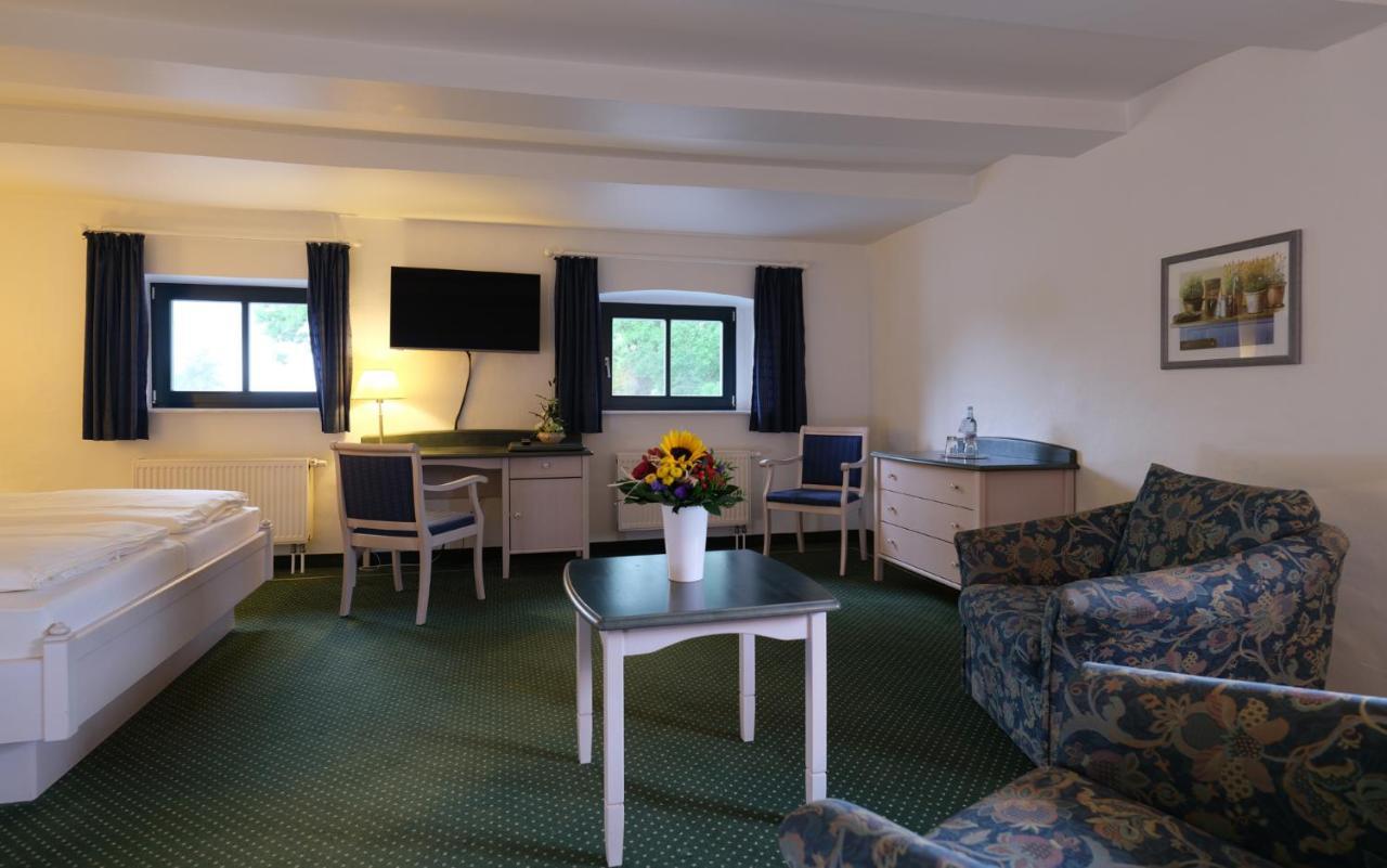 Gutshaus Redewisch Hotel & Restaurant ボルテンハーゲン エクステリア 写真