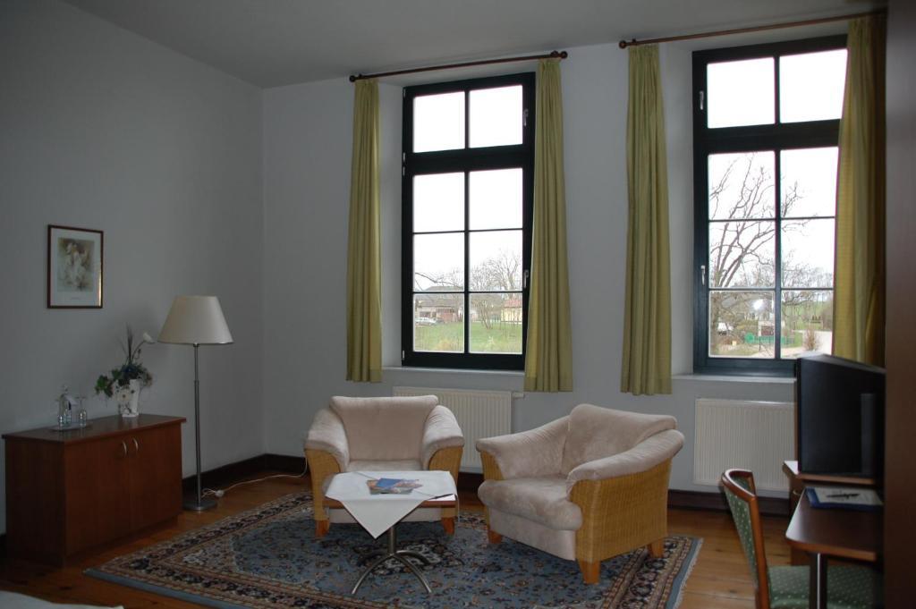 Gutshaus Redewisch Hotel & Restaurant ボルテンハーゲン エクステリア 写真