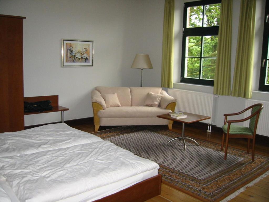 Gutshaus Redewisch Hotel & Restaurant ボルテンハーゲン エクステリア 写真